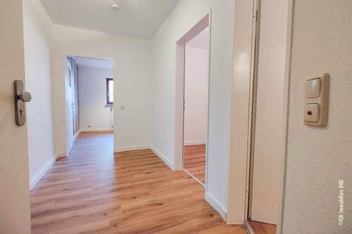 Flur - Etagenwohnung mit 118,00 m&sup2; in Stade zur Miete