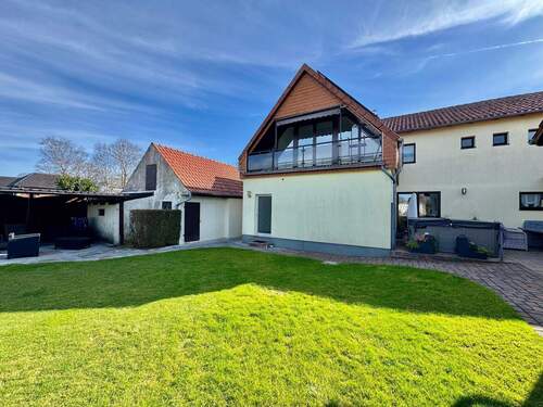 Blick aus dem Garten - 