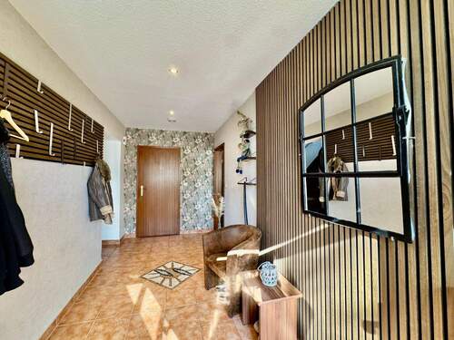 Eingangsbereich, EG - 1 Zimmer Einfamilienhaus in Achim