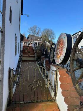 Aufgang zum Biergarten - Hotel, Pension, Gasthof in Eslohe (Sauerland)