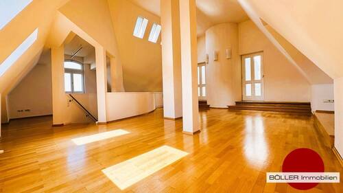 Studio mit Zugang zum Patio - 4 Zimmer Etagenwohnung in Nürnberg