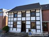 Hausansicht - 5 Zimmer Einfamilienhaus zum Kaufen in Mönchengladbach / Giesenkirchen