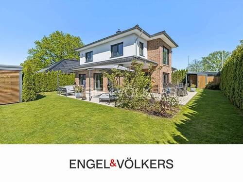 Rückansicht - Hell, modern und energieeffizient: Großzügiges Einfamilienhaus mit Wow-Faktor
