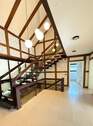 Diele mit offener Treppe zur Galerie - 