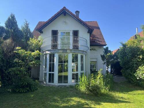 Außenansicht EFH - Viel Potential in ruhiger Lage! Ein- und Mehrfamilienhaus auf über 1.000m² Grundstück!