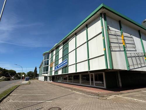 Seitliche Ansicht - Halle zur Miete in Holm