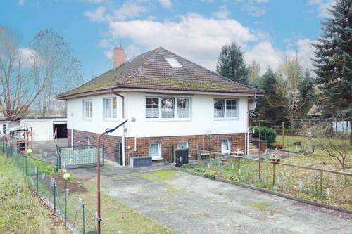 Großzügige Einfahrt - 