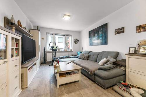 Wohnzimmer - 2 Zimmer Etagenwohnung zum Kaufen in Wuppertal