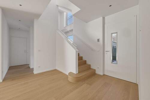 Eingangsbereich - 9 Zimmer Einfamilienhaus in Straßlach-Dingharting