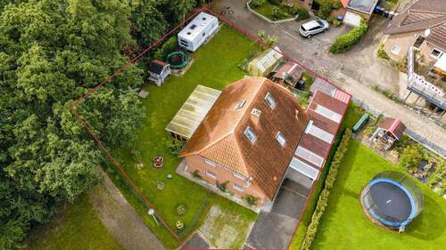 Luftaufnahme vom Grundstück - 