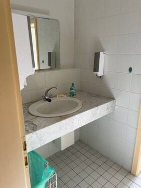 1. OG Waschtisch Toilettenvorraum 2 - 