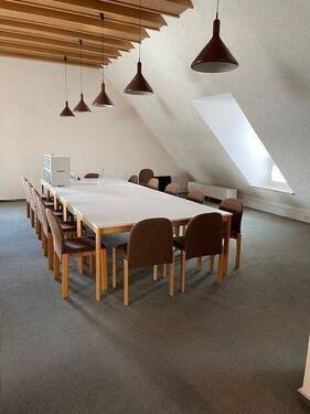 2. OG Versammlungsraum_ Großraumbüro - 