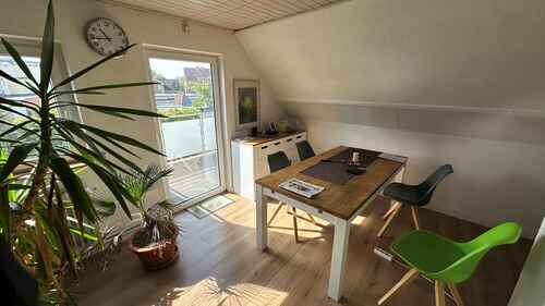 Wohnküche mit Augang auf den Balkon (OG Whg.) - 