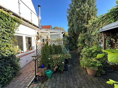 Eingang (EG-Whg.) - Einfamilienhaus mit 233,00 m² in Uetersen zum Kaufen