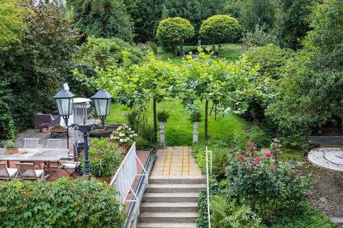 Aufgang zum Garten - Mehrfamilienhaus, Wohnhaus mit 180,00 m² in Wuppertal zum Kaufen