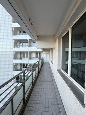 großzügiger Balkon - 