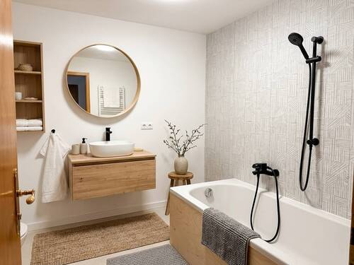 11 Bad - KI bearbeitet - 