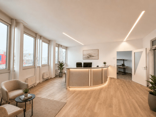 Möglicher Entréebereich - Toplage Feringapark: Vielseitig nutzbare Fläche mit perfekter Präsenz.