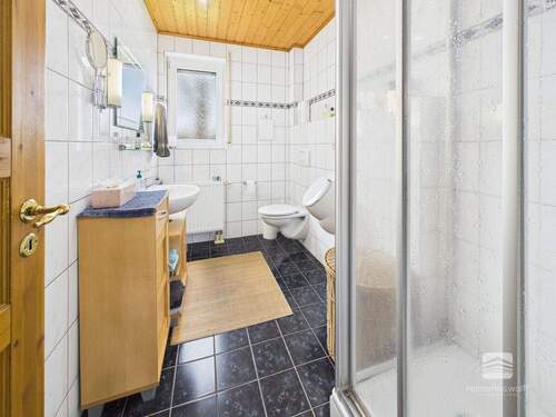 Badezimmer 2/2 - 