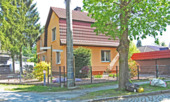Blick von der Seitenstraße aus - 6 Zimmer Mehrfamilienhaus, Wohnhaus zum Kaufen in Falkensee