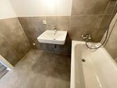 Badezimmer - Etagenwohnung mit 82,00 m&sup2; in Köln zur Miete