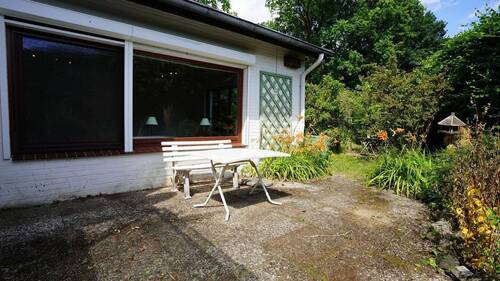 Die Sonnenterrasse lädt zum Verweilen ein - 