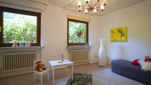 ...daneben das geräumige Kinderzimmer - 