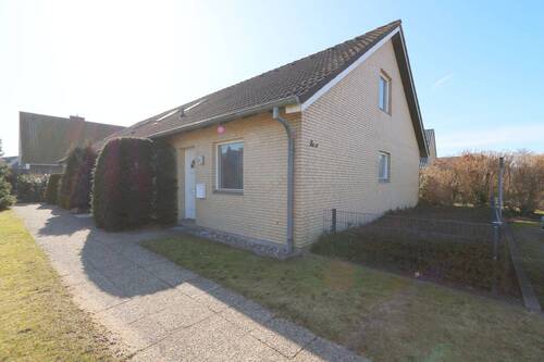 Eingang - Seltenheit über 2 Etagen! Reihenhausstil-Whg., ca. 73m² mit Terrasse und Stellpl. in zentraler Lage