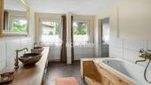 Wohnhaus Badezimmer 1 - 