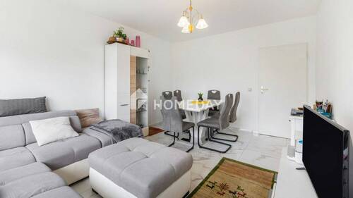 Wohnzimmer 2 - 2 Zimmer Etagenwohnung in Frankfurt am Main