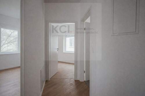 Flur - Etagenwohnung mit 75,00 m&sup2; in Immenhausen zur Miete