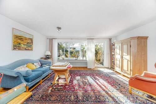 Wohnzimmer - 5 Zimmer Reihenendhaus zum Kaufen in München