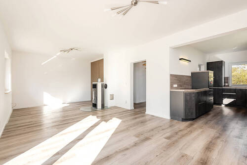 Wohnzimmer - 4 Zimmer Einfamilienhaus zum Kaufen in Mühlenbecker Land