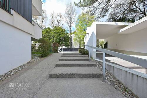 Haus Eingangsbereich Blick Straße - 