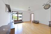 Wohnzimmer - 4 Zimmer Etagenwohnung zur Miete in München