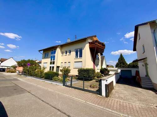 Hausansicht - 4 Zimmer Etagenwohnung in Walldorf