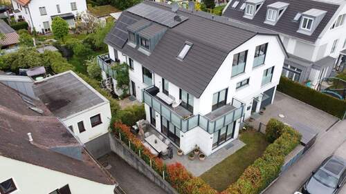 Luftbild - 5 Zimmer Doppelhaushälfte in München