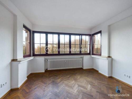 Wohnzimmer - 4 Zimmer Etagenwohnung zum Kaufen in Köln