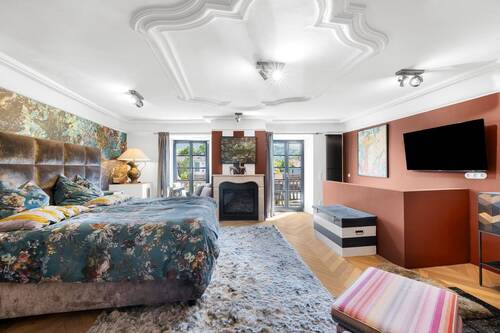 Großzügiges Schlafzimmer. - 