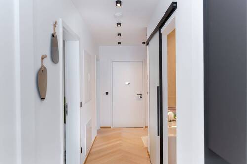 Blick zur Eingangstür - 3 Zimmer Terrassenwohnung in Nürnberg