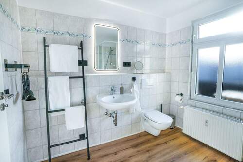 Badezimmer - 2 Zimmer Etagenwohnung zur Miete in Leipzig