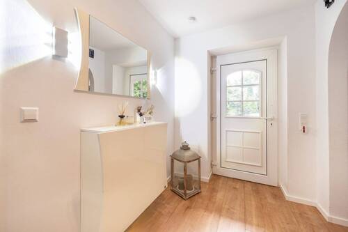 Eingangsbereich Haupthaus - 8 Zimmer Einfamilienhaus in Schloß Holte-Stukenbrock