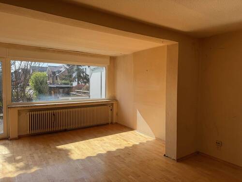 Wohnzimmer - 5 Zimmer Reihenmittelhaus zum Kaufen in Langenhagen / Engelbostel