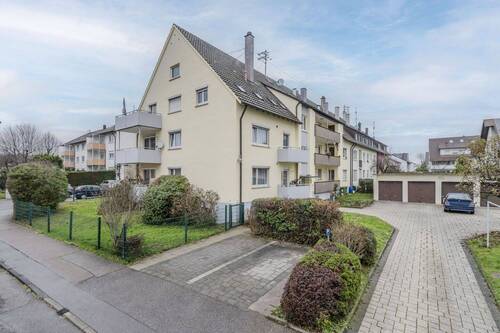Außenansicht des MFH - 4 Zimmer Etagenwohnung in Ludwigsburg