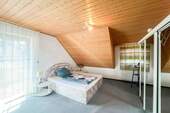 Schlafzimmer 2 OG - 