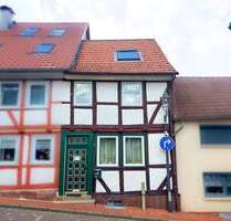 Haus mit Geschichte und Zukunft: Fachwerk-Charme für kreative Köpfe im Zentrum von Hardegsen