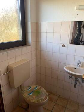 Gäste WC EG - Einfamilienhaus mit 170,00 m&sup2; in Berlin zur Miete