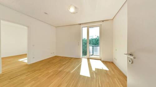 Schlafzimmer mit Bürozimmer (unmöbliert) - 