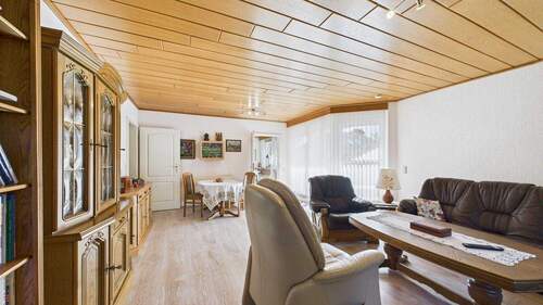 Mit Ausgang auf die Terrasse - 