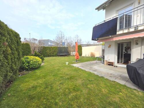 Großer Garten mit Terrasse - Familienfreundliche Doppelhaushälfte mit großem Garten in ruhiger Lage...